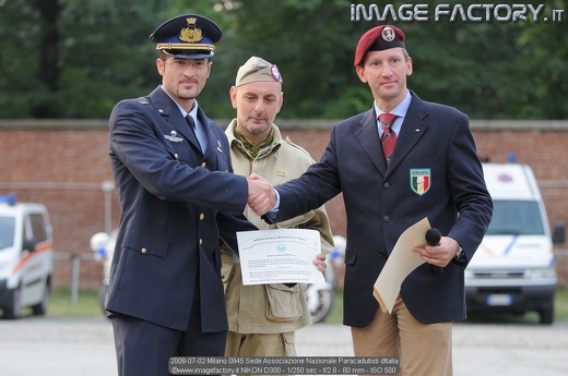 2008-07-02 Milano 0845 Sede Associazione Nazionale Paracadutisti dItalia